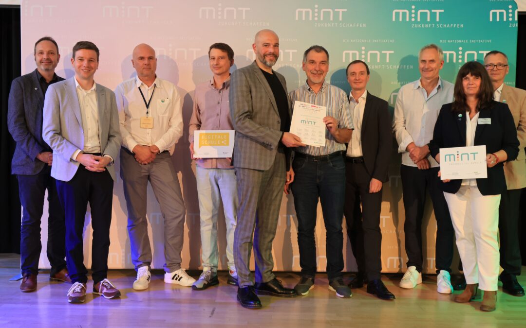 Erneute Auszeichnungen für die Holderbergschule Zum vierten Mal „MINT-freundliche Schule“ – bereits dreimal „Digitale Schule“