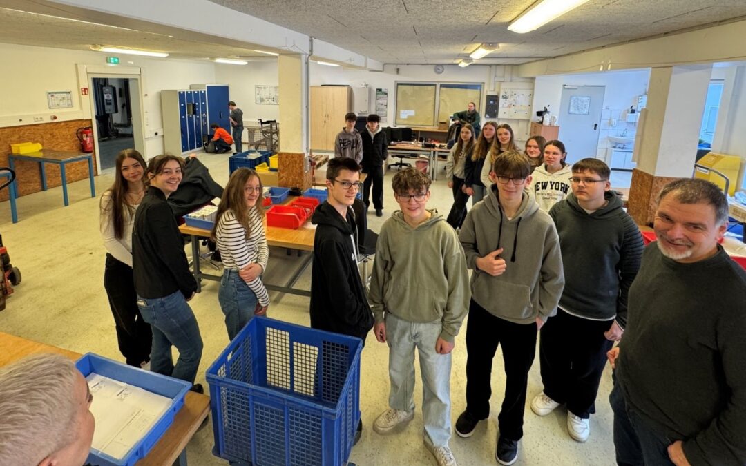 Besuch der Klasse 9G1 der Holderbergschule bei der Lebenshilfe